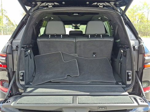 Certified 2023 BMW X7 xDrive40i w/ Executive Package image 33