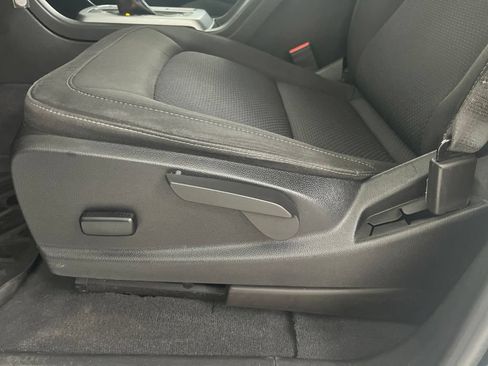 Used 2022 Chevrolet Colorado LT AWD/4WD image 57