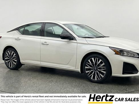 Used 2025 Nissan Altima 2.5 SV image 1