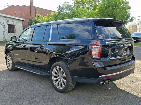 Used 2021 Chevrolet Suburban Premier w/ Premium Package AWD/4WD image 6