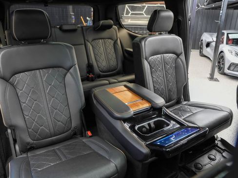 Used 2022 Jeep Grand Wagoneer Series III AWD/4WD image 38