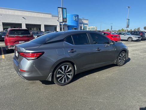 Used 2024 Nissan Sentra SV w/ SV Premium Package image 3