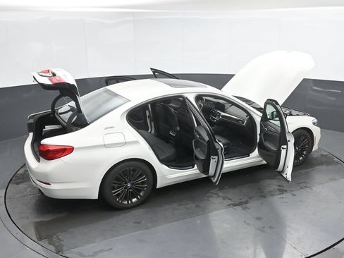Used 2019 BMW 530e xDrive w/ Convenience Package AWD/4WD image 51
