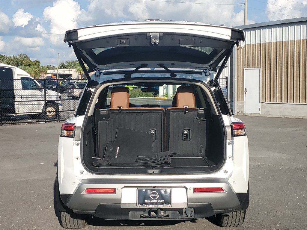 Used 2025 Nissan Pathfinder Platinum w/ Cargo Package FWD image 13
