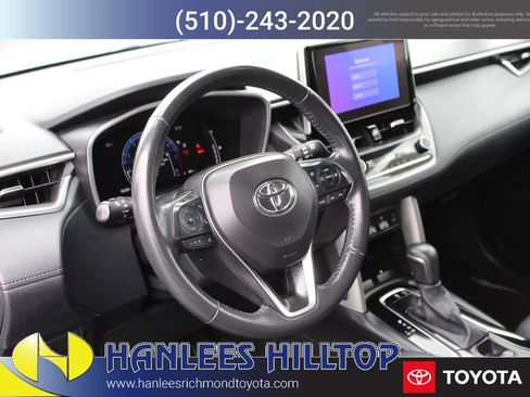 Used 2024 Toyota Corolla Cross XLE image 11