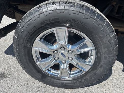 Used 2017 Ford F150 XLT w/ Equipment Group 302A Luxury AWD/4WD image 22