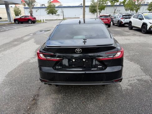 Used 2025 Toyota Camry SE image 6