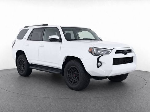 Used 2021 Toyota 4Runner SR5 Premium w/ Moonroof Package AWD/4WD image 2