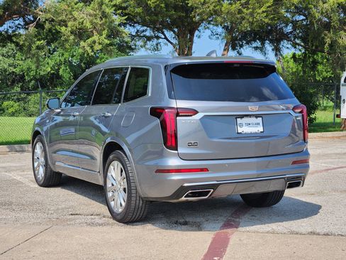 Used 2021 Cadillac XT6 Premium Luxury FWD image 4