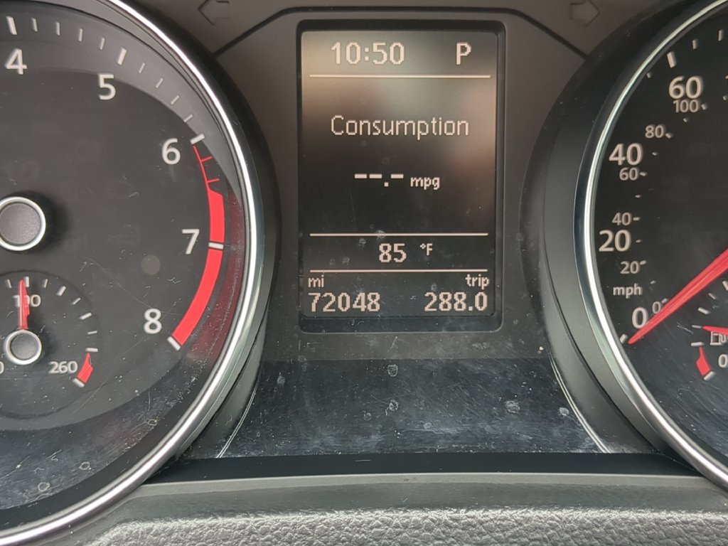 Used 2018 Volkswagen Passat 2.0T R-Line w/ R-Line Lighting Package FWD image 31