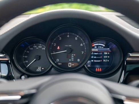 New 2026 Porsche Macan AWD/4WD image 17