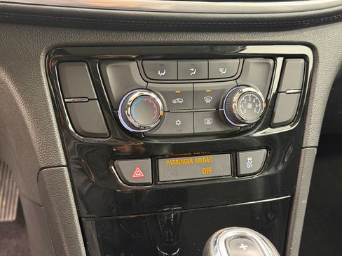 Used 2019 Buick Encore Sport Touring FWD image 17