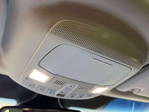 Used 2020 Ford Edge Titanium FWD image 34