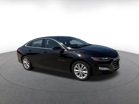 Used 2024 Chevrolet Malibu LT image 2