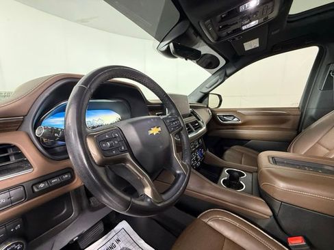 Used 2023 Chevrolet Suburban High Country w/ Premium Package 2 RWD image 5