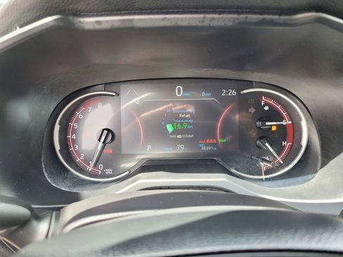 Used 2025 Toyota RAV4 XLE FWD image 30