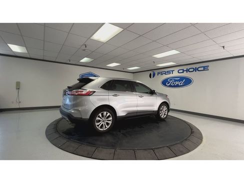 Used 2024 Ford Edge Titanium AWD/4WD image 2