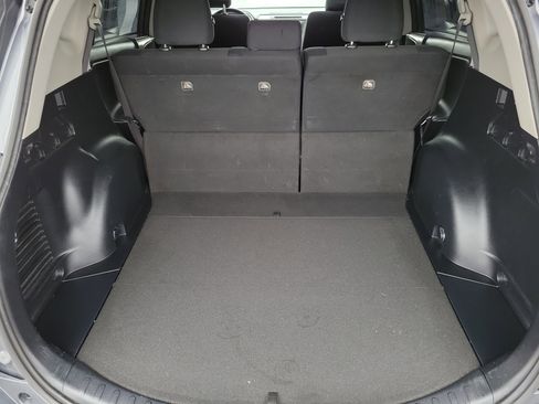 Used 2017 Toyota RAV4 XLE w/ Carpet Mat Package image 10