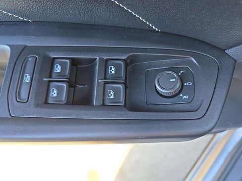 Used 2020 Volkswagen Atlas Cross Sport SEL image 30