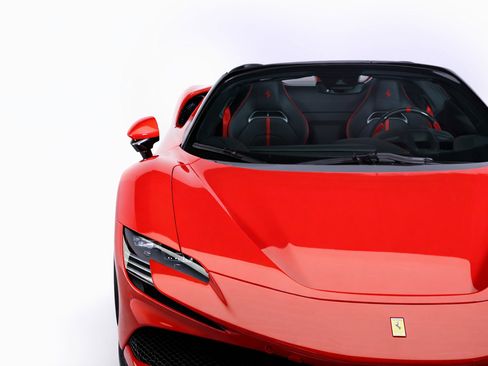 Used 2025 Ferrari SF90 Spider Base image 10