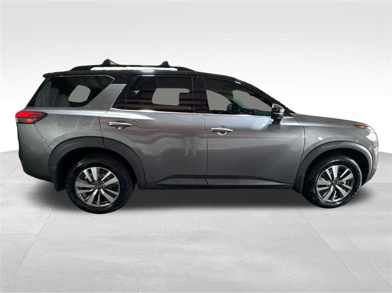Used 2022 Nissan Pathfinder SL w/ Lighting Package (N92) AWD/4WD image 4