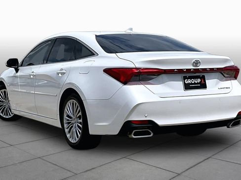Used 2019 Toyota Avalon Limited FWD image 12