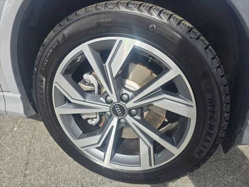 Used 2023 Audi Q4 e-tron Premium Plus image 9