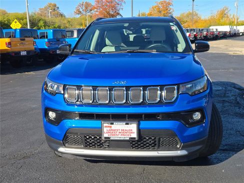 Certified 2022 Jeep Compass Limited image 4