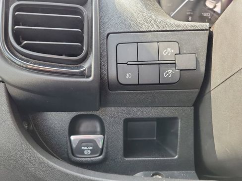 Used 2025 RAM ProMaster 2500 w/ Convenience Group FWD image 25