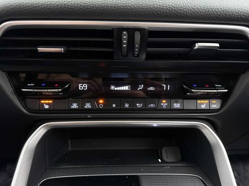 Certified 2025 MAZDA CX-70 Plug-In Hybrid w/ Premium Pkg AWD/4WD image 28