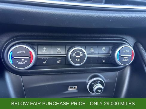 Used 2022 Alfa Romeo Stelvio Ti image 32