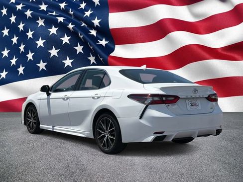 Used 2024 Toyota Camry SE w/ Convenience Package FWD image 11