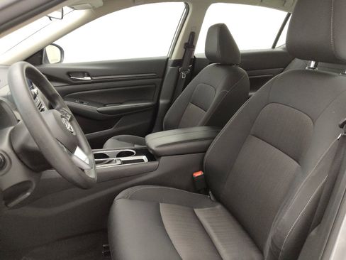 Used 2024 Nissan Altima 2.5 SV image 17