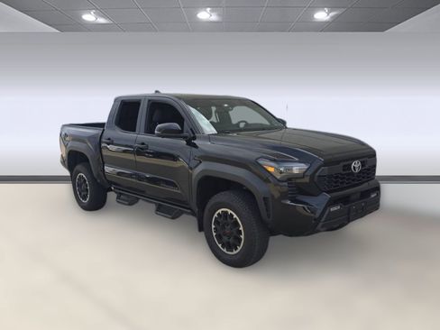 Used 2024 Toyota Tacoma TRD Off-Road w/ TRD Off Road Premium Package image 7