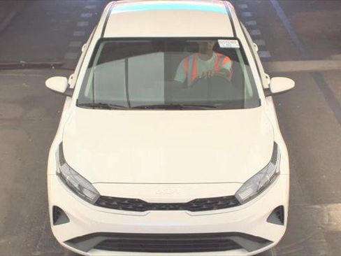 Used 2024 Kia Forte LX FWD image 3
