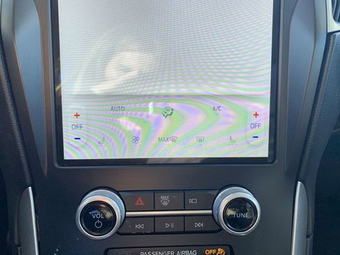 Used 2023 Ford Edge SEL image 16