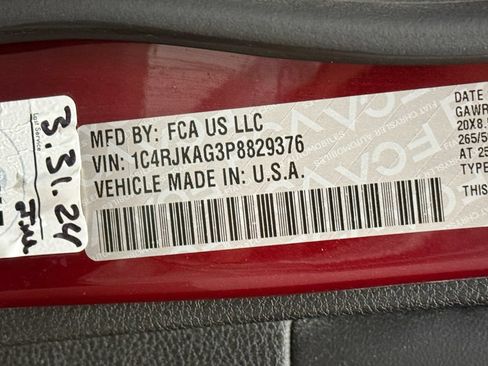Used 2023 Jeep Grand Cherokee L Laredo AWD/4WD image 54