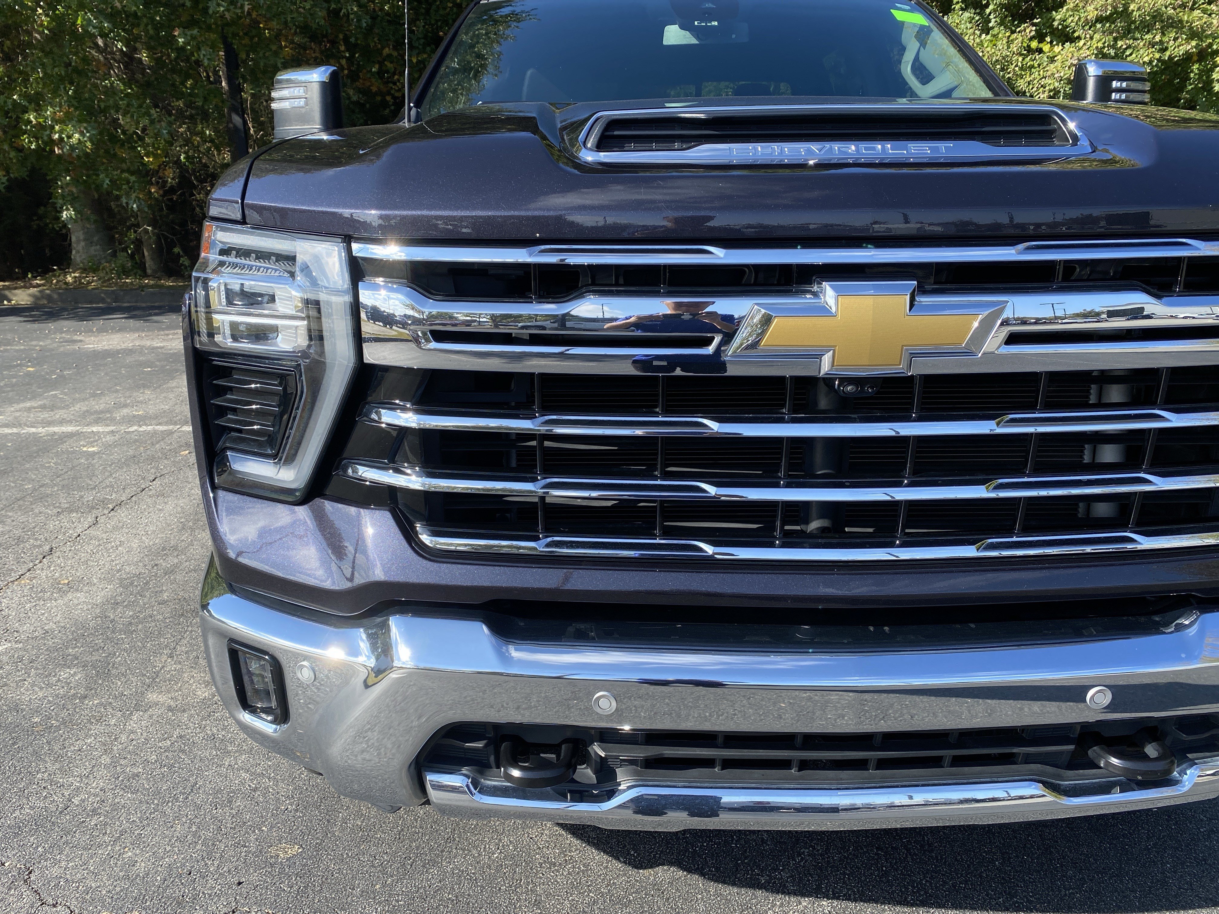 Used 2024 Chevrolet Silverado 2500 LTZ w/ LTZ Plus Package AWD/4WD image 15