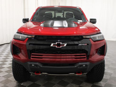 Used 2026 Chevrolet Colorado ZR2 w/ Technology Package AWD/4WD image 36