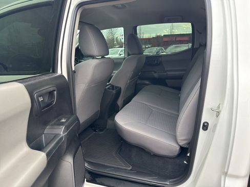 Used 2020 Toyota Tacoma SR w/ SR Convenience Package image 9