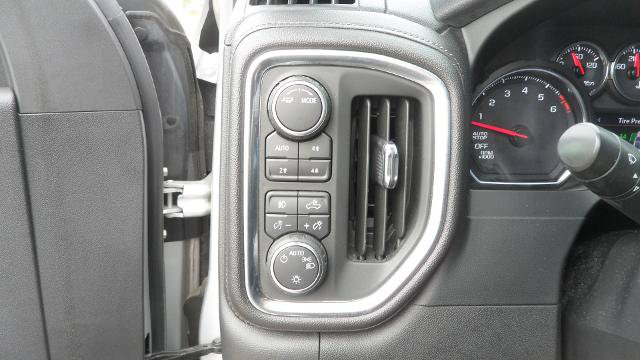 Used 2020 Chevrolet Silverado 1500 RST AWD/4WD image 31