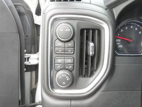 Used 2020 Chevrolet Silverado 1500 RST AWD/4WD image 31