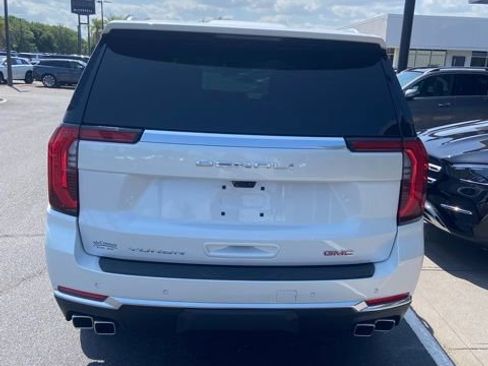 Used 2025 GMC Yukon Denali w/ Advanced Technology Package RWD image 3