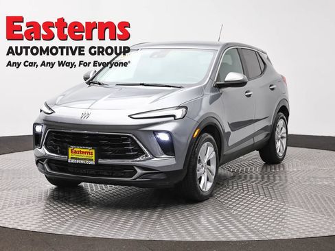 Used 2024 Buick Encore GX Preferred FWD image 1