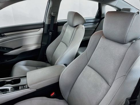 Used 2018 Honda Accord LX image 27