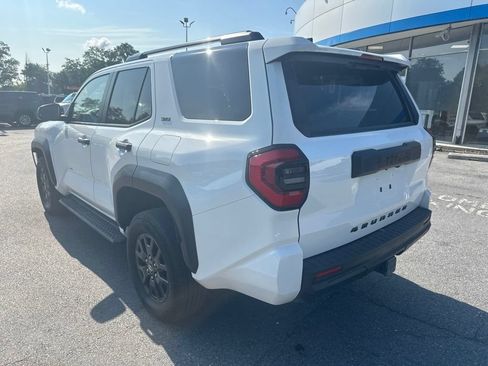 Used 2025 Toyota 4Runner SR5 AWD/4WD image 7