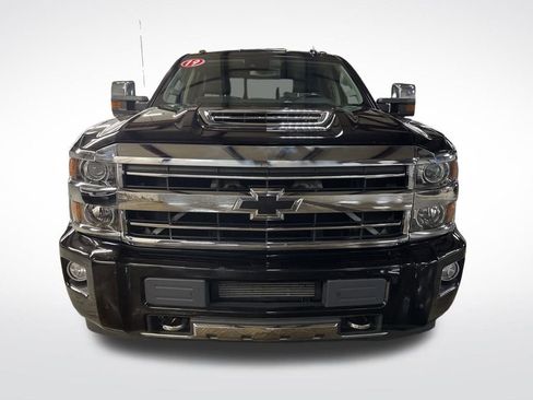 Used 2019 Chevrolet Silverado 2500 High Country w/ Duramax Plus Package image 9