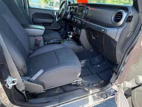 Used 2022 Jeep Wrangler Sport AWD/4WD image 16