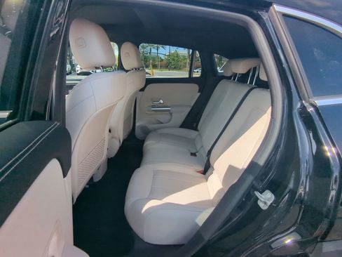 Certified 2025 Mercedes-Benz GLA 250 image 5