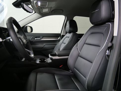 New 2026 GMC Terrain Denali w/ LPO, Black Badging Package image 11